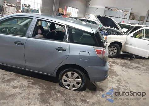 2005 Toyota Matrix z USA, uszkodzony, nr VIN 2T1LR32E15C492337